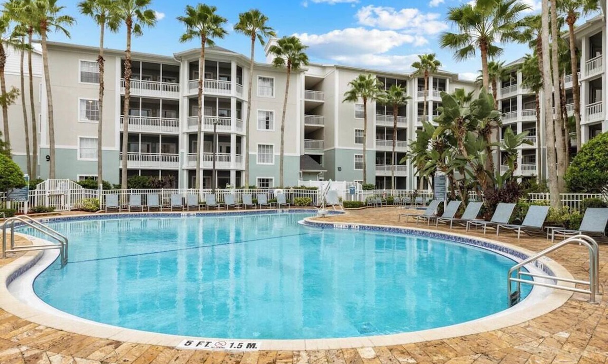 Kissimmee Resort | All Suite Resort near Old Town Amusement Park and Disney World