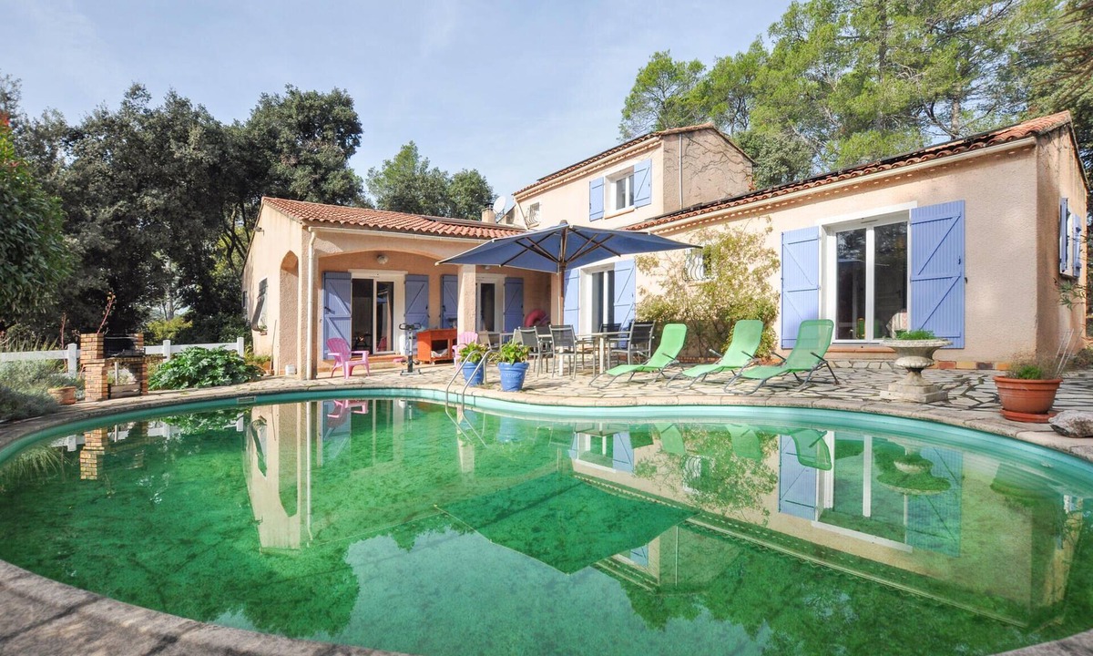 Besse-sur-Issole House | Amazing home in Besse-sur-Issole