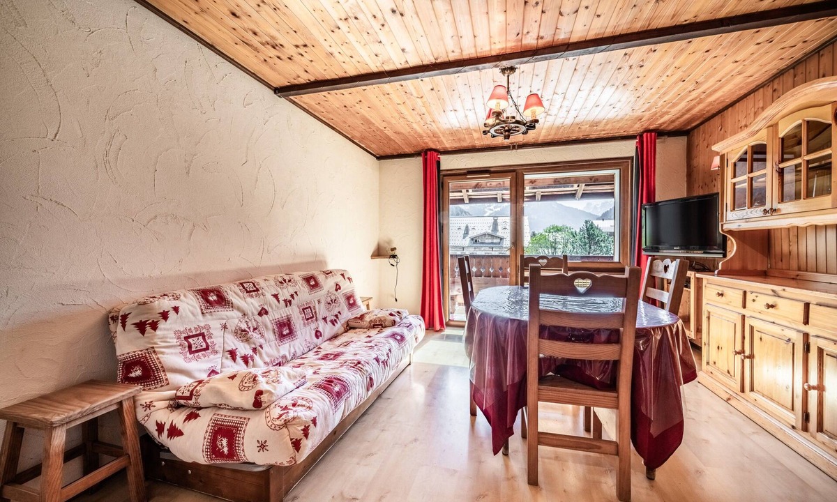 La Chapelle-d'Abondance Apartment | Apartment 'La Pointe Des Mattes' with Mountain View, Private Terrace and Wi-Fi