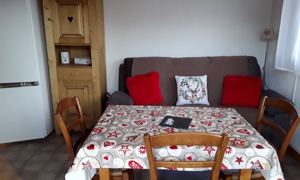 Crest-Voland Apartment | Apartment at the foot of the piste.
