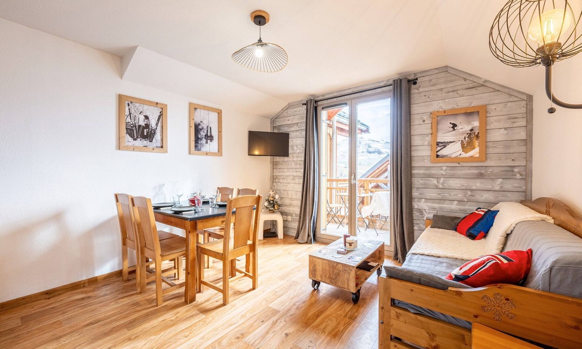 Albiez-le-Vieux Apartment | Apartment "Atlas" with Mountain View, Balcony, and Wi-Fi