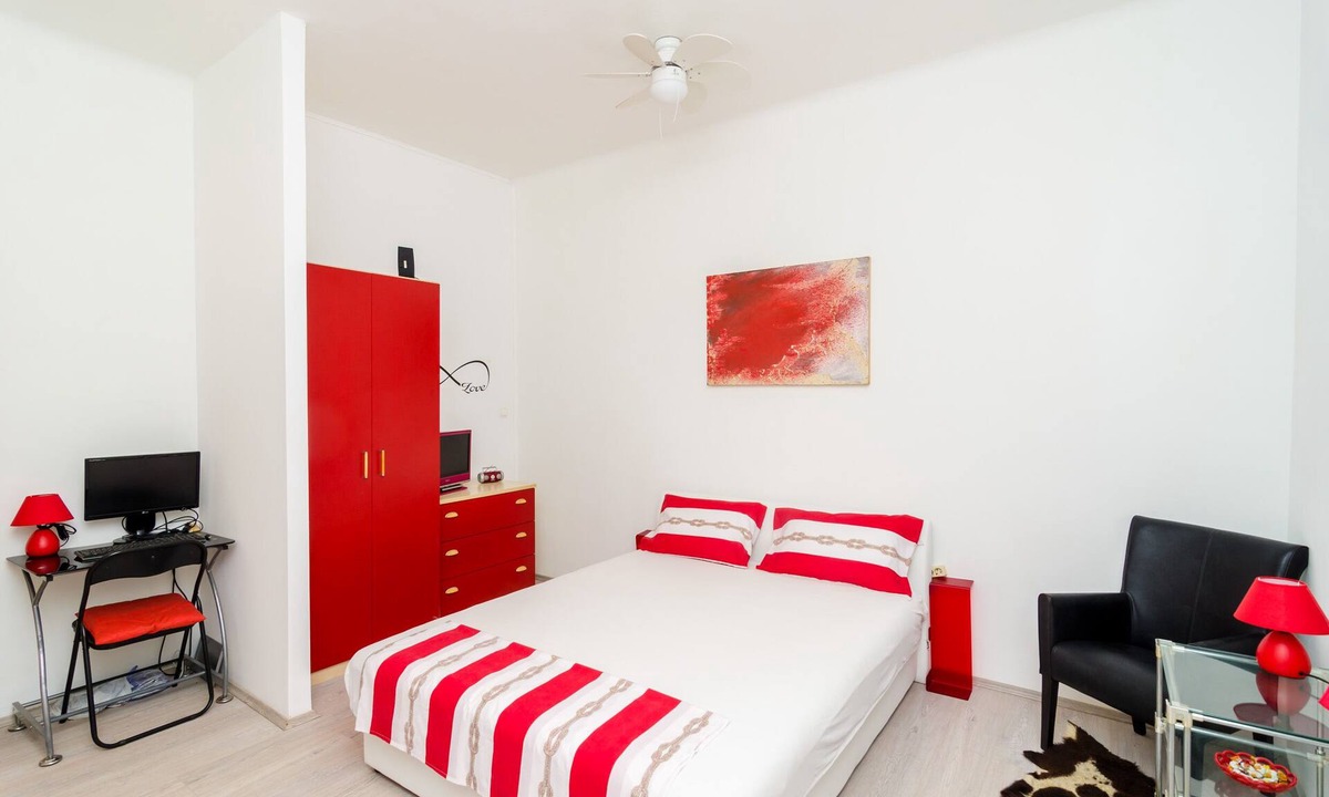 Gruz Apartment | Apartment Caceris - Comfort Studio Apartment with Terrace