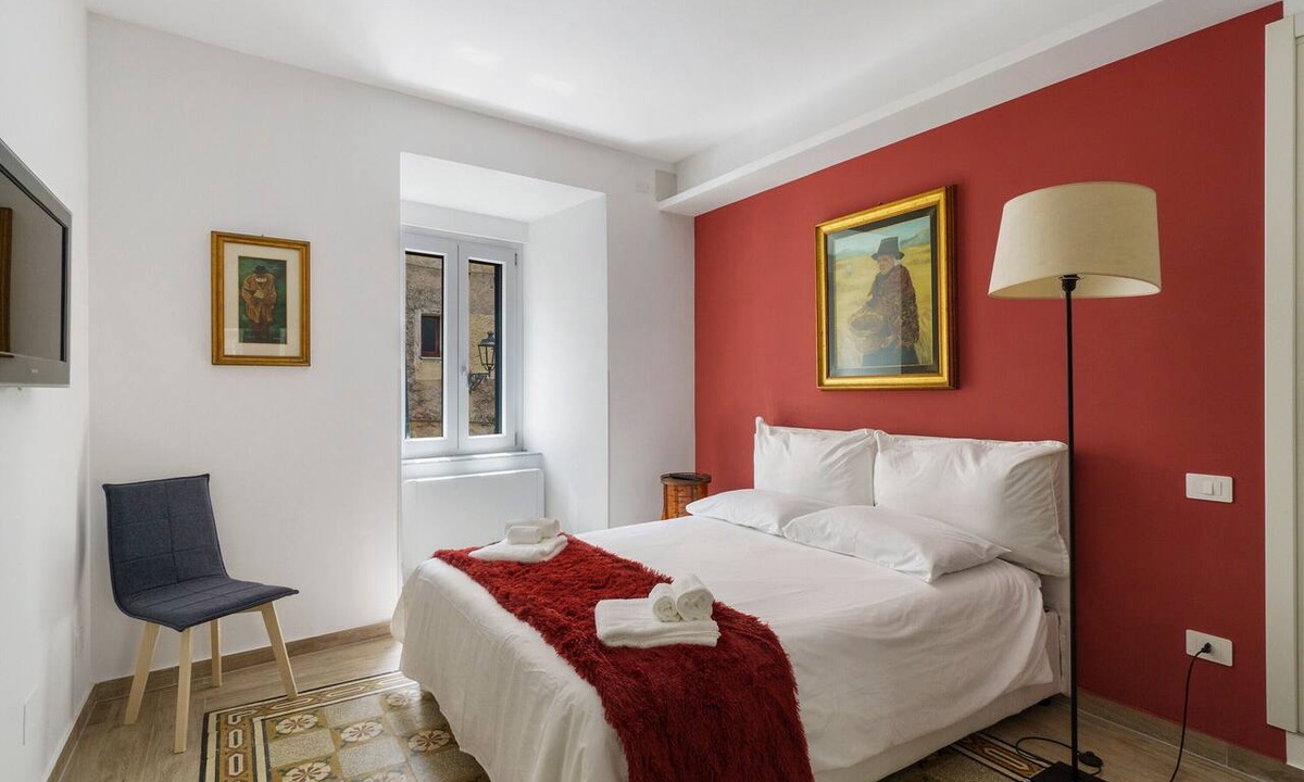 Historical Downtown Salerno Apartment | Apartment 'Casa Mia Civico14' with Wi-Fi and Air Conditioning