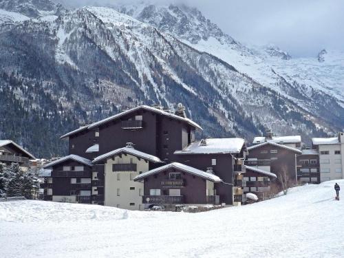 Chamonix City Centre Apartment | Apartment Clos du Savoy-10 by Interhome