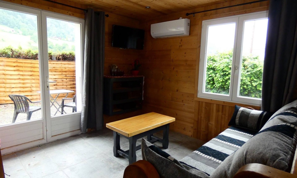 Thones Apartment | Apartment DAHU Domaine du Fraizier Thônes private jacuzzi annecy and shops