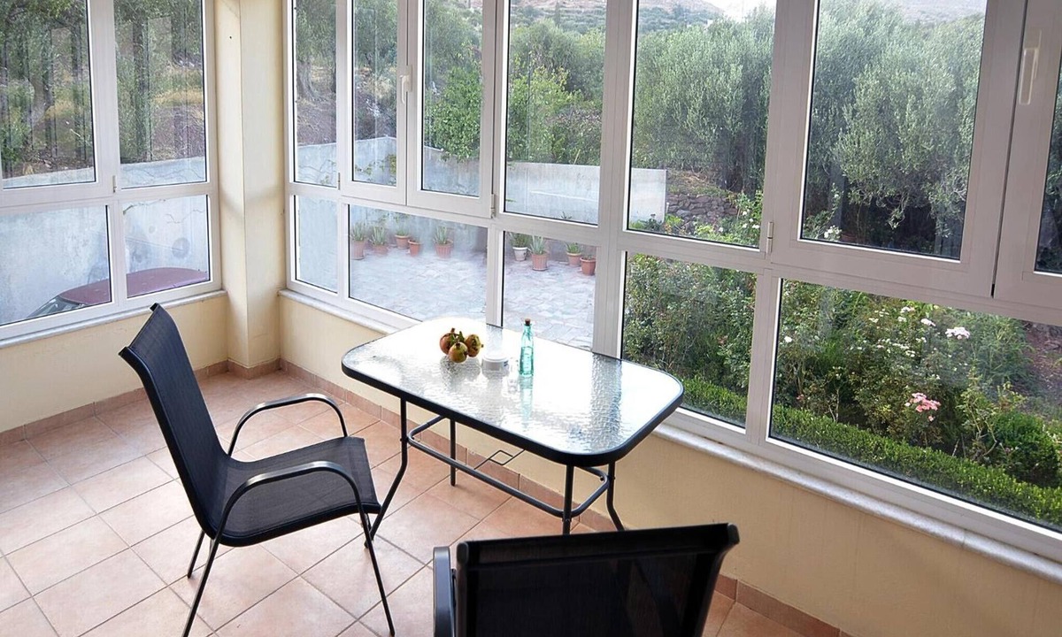 Kato Zakros Apartment | Apartment 'Dimitra Prive Romantic' with Mountain View, Wi-Fi and Air Conditioning