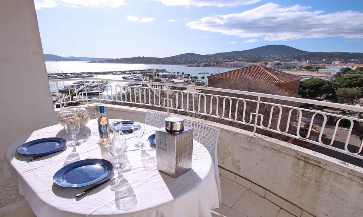 Sainte-Maxime City Centre Apartment | Apartment for 4/6 people - Sea view - Air conditioning - WiFi - Downtown - Sainte Maxime