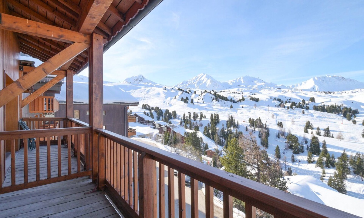 Belle Plagne Apartment | Apartment 'Lesetoilesdelaplagne Chalet 20' with Mountain View and Balcony