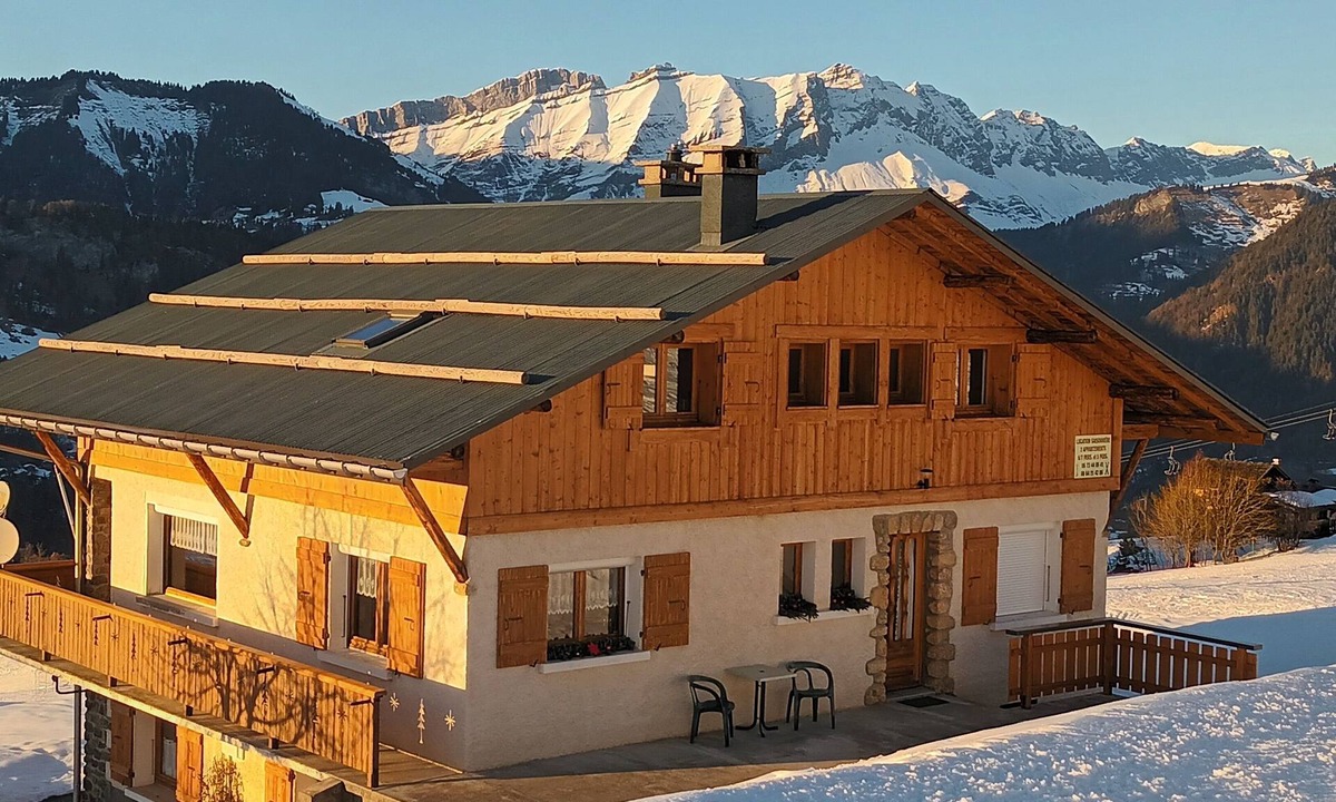 Crest-Voland Apartment | Apartment in a chalet in the heart of the slopes