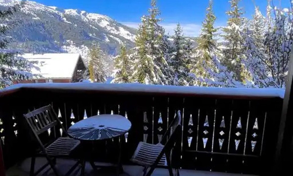 Meribel Village Apartment | Apartment in Méribel 4 ppl, pool, ski-in/ski-out