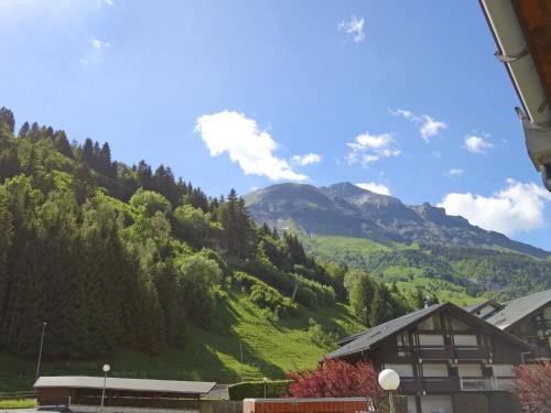 Les Contamines-Montjoie Apartment | Apartment La Borgia A- B- C-1 by Interhome