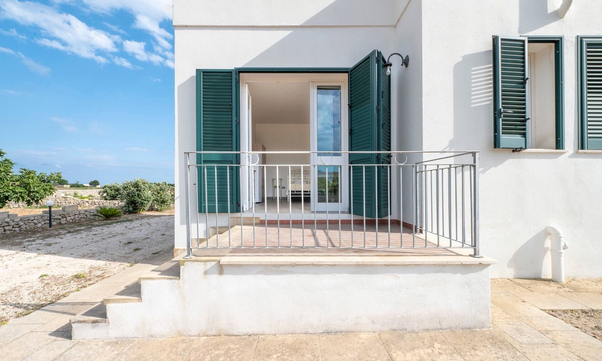 Otranto Apartment | Apartment 'Muma 2' with Private Terrace, Wi-Fi and Air Conditioning