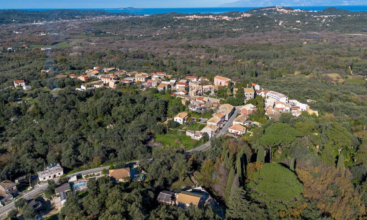 Termenades Apartment | Apartment 'Sorgente' with Mountain View, Wi-Fi and Air Conditioning