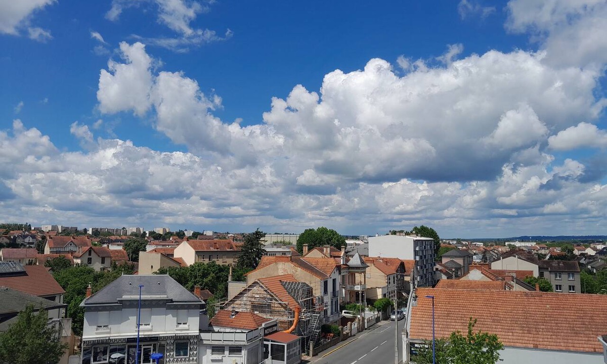Montlucon Apartment | Apartment. Very bright with breathtaking 360-degree views of the city