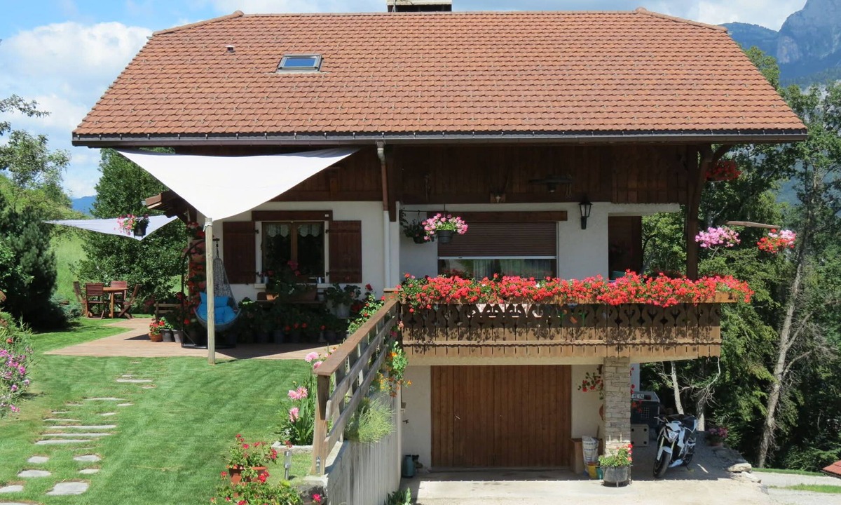 Sallanches Apartment | Apartment with a view of Mont Blanc