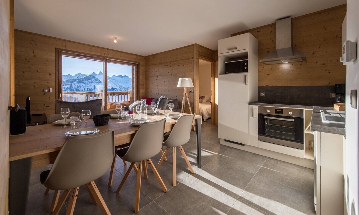 La Toussuire Apartment | Apartment with view - up to 6 guests