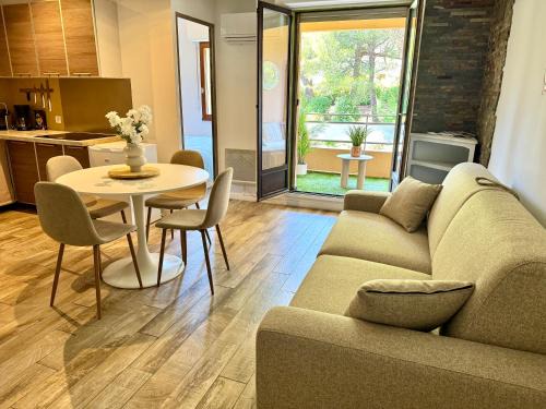Sainte-Maxime Apartment | Appartement 2 pièces avec terrasse à Sainte-Maxime, proche centre et plages