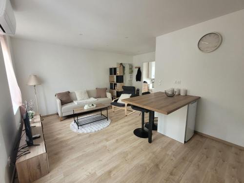 Commentry Apartment | Appartement cosy
