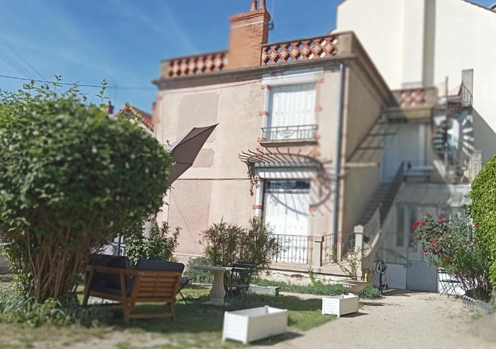 Moulins Apartment | Appartement de cachet de 63m2