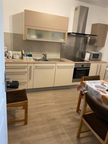 Neris-les-Bains Apartment | Appartement Kylie