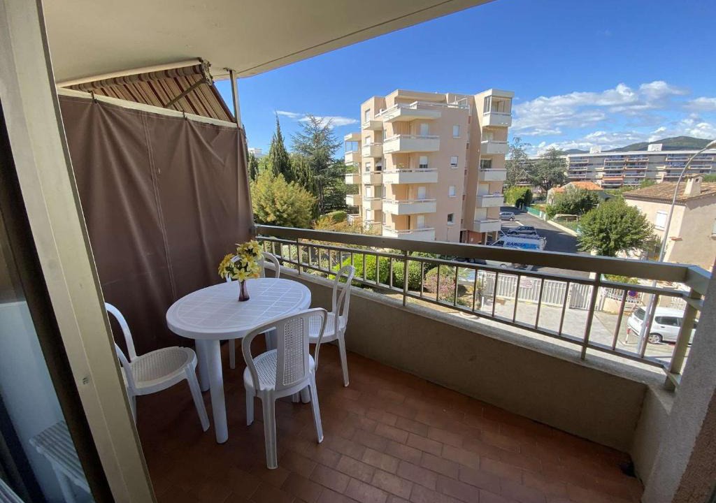 Sainte-Maxime City Centre Apartment | Appartement Sainte-Maxime, 1 pièce, 4 personnes - FR-1-226-303