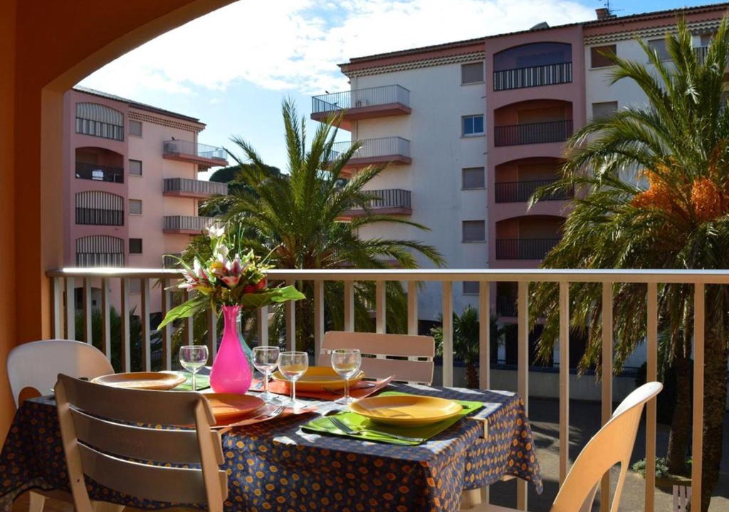 Sainte-Maxime Apartment | Appartement Sainte-Maxime, 2 pièces, 5 personnes - FR-1-226-383