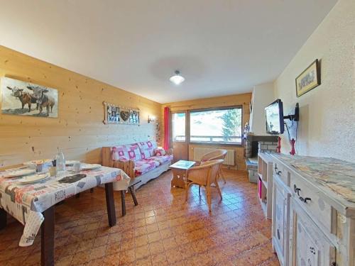 Le Grand-Bornand Apartment | Appt avec cheminée, balcon sud et parking au Grand-Bornand - FR-1-241-213