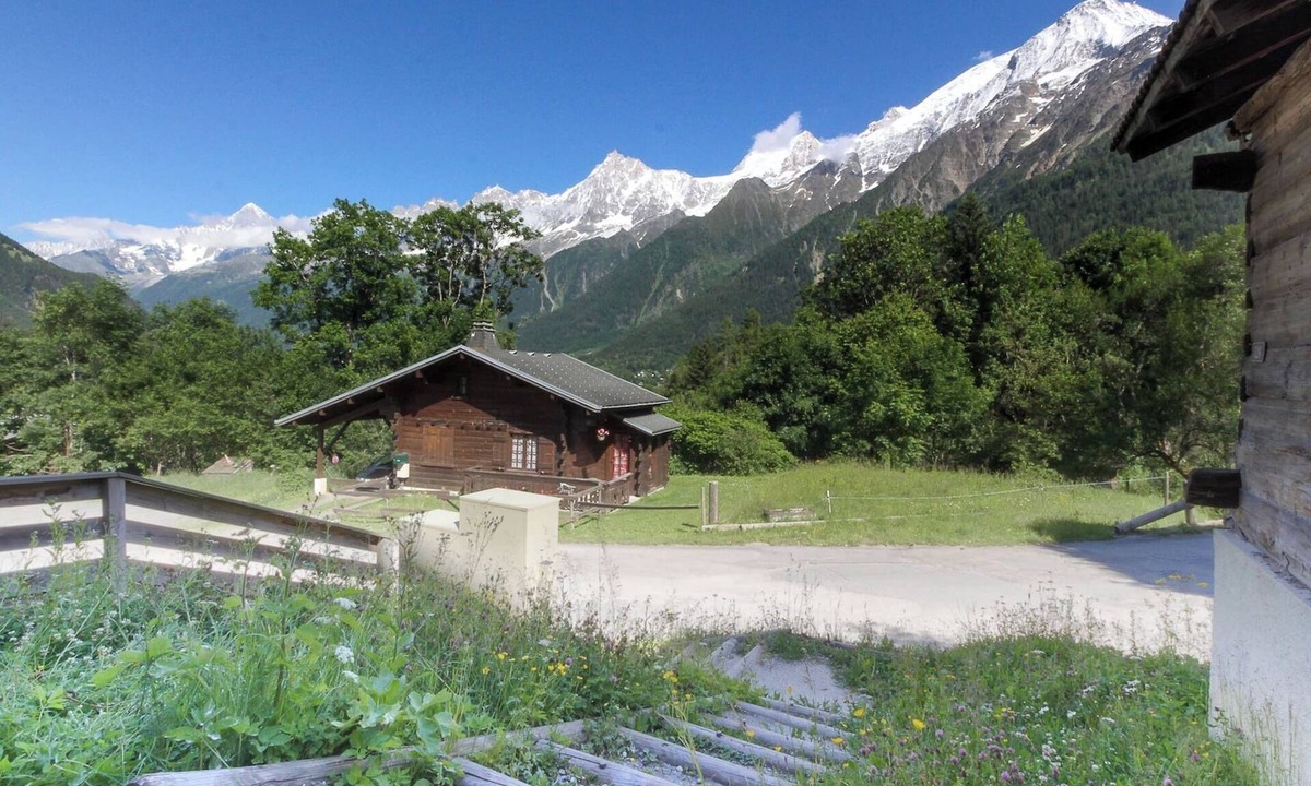 Les Houches Apartment | Appt L'Abeille - Rénové et skis aux pieds
