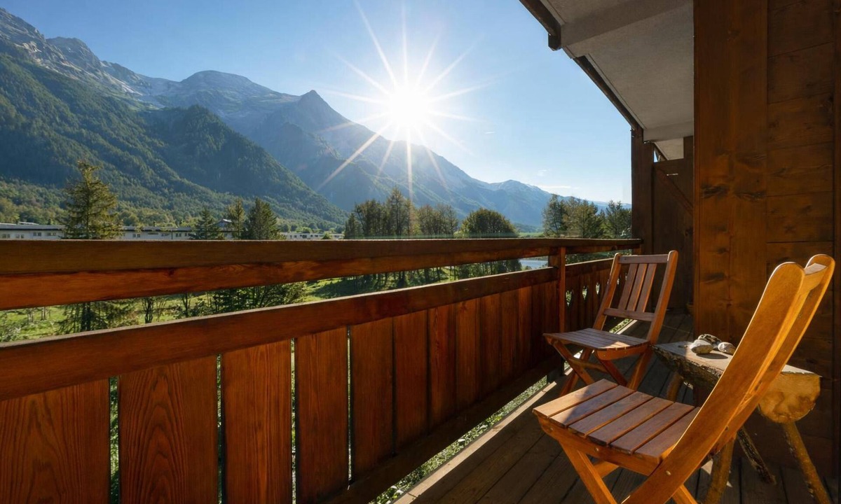 Chamonix-Mont-Blanc Apartment | Apt Capucins22 Mont Blanc View 1BR w/Balcony Garage, Chamonix, France