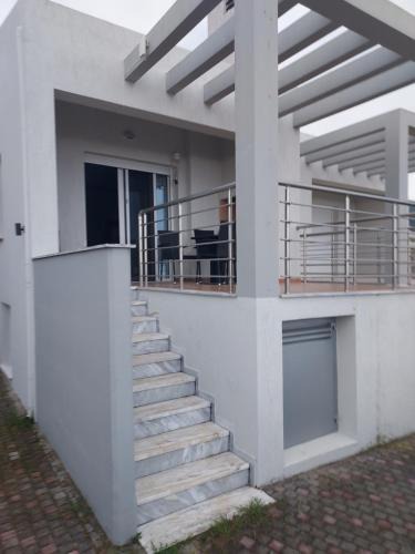 Kokkinon Neron Apartment | Aqua Rossa Villa 2