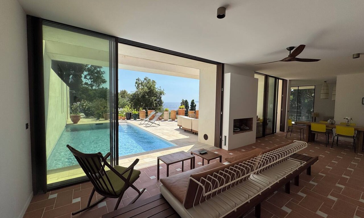 Le Rayol House | Architect-designed villa with a pool and a view of the Mediterranean – Sleeps 9