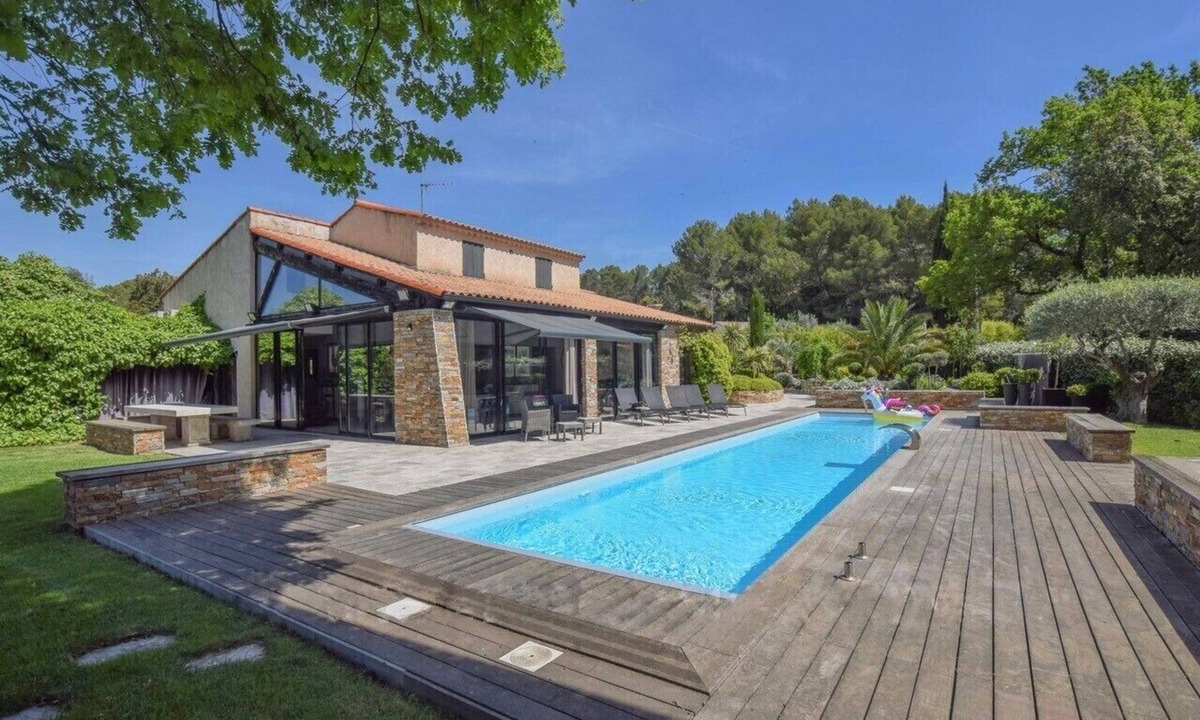 Trans-en-Provence Villa | ARTIST'S HOUSE FOR 10 PEOPLE WITH HEATED SWIMMING POOL, SECURED VAR RETREAT