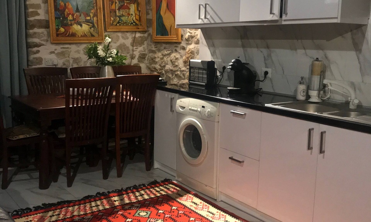 Aleimmatades House | Arty stone house-5 min drive from the beach!