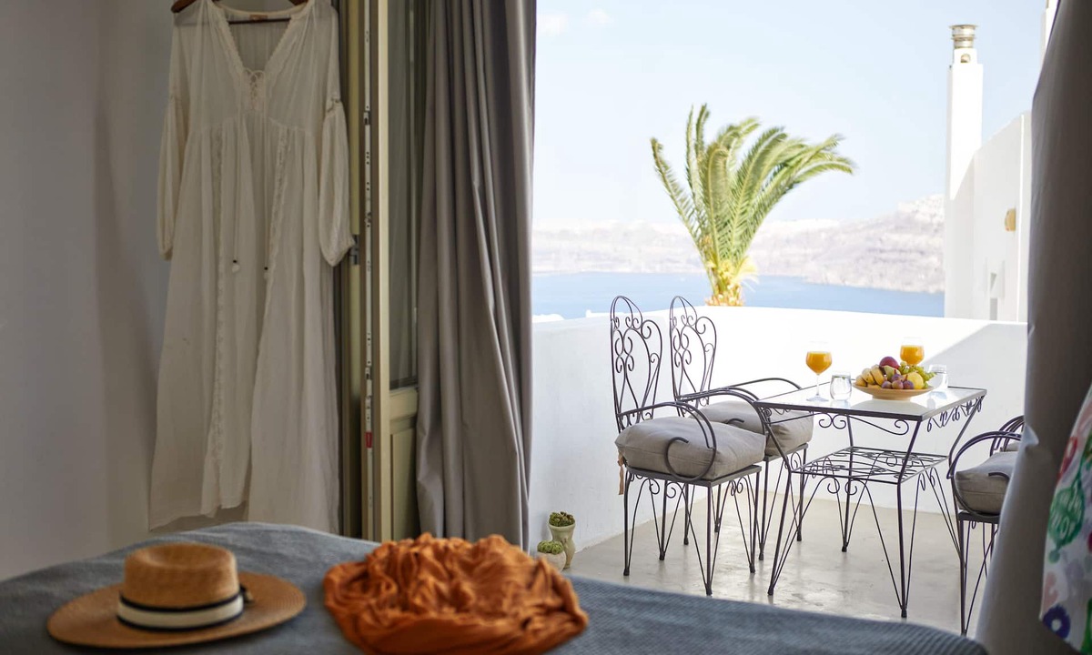 Akrotiri House | Arvanitis Cave Village
