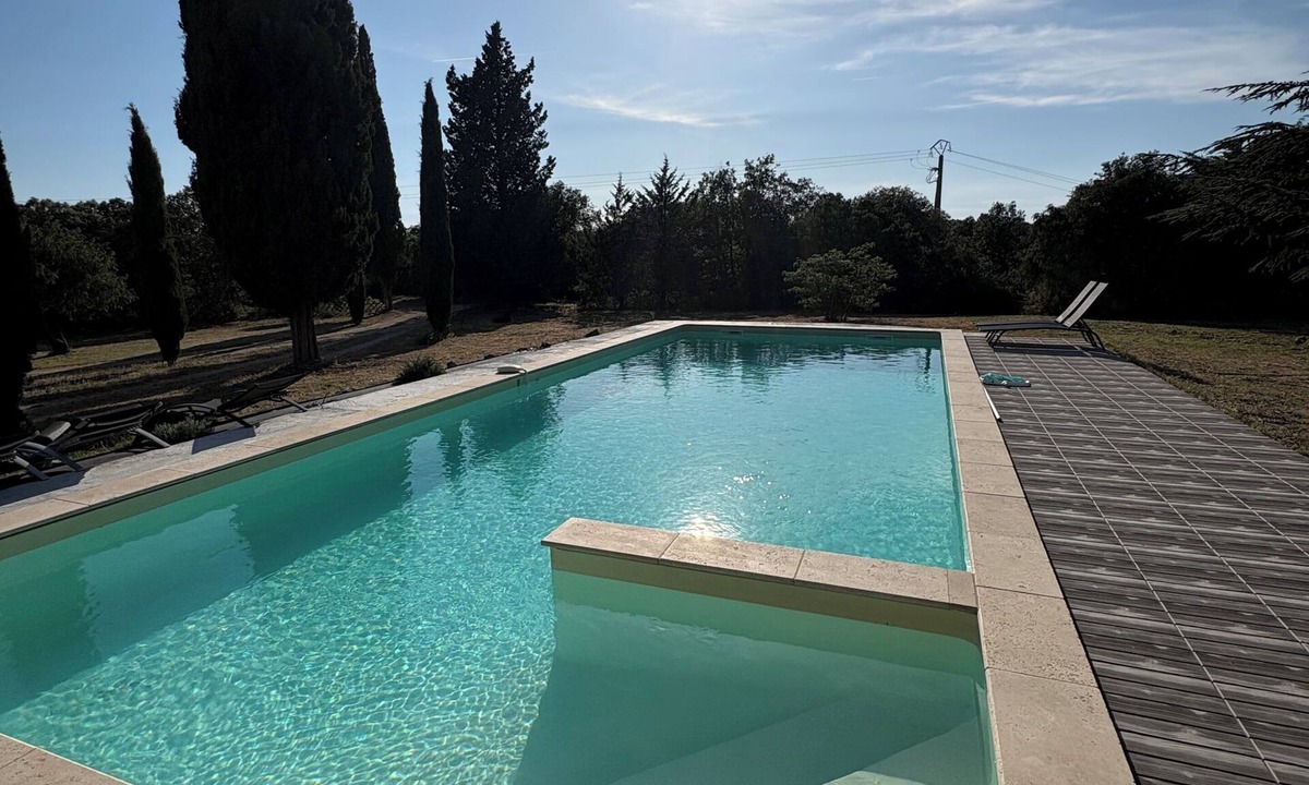 Saint-Julien House | Attractive two-room bungalow with covered terrace and private garden in a quiet location