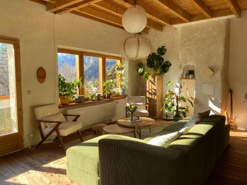 Saint-Martin-de-Queyrieres Bed & Breakfast | Au Triton Alpestre