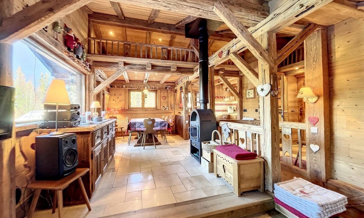 Les Carroz-d'Araches Ski Chalet | Authentic family chalet 8p.