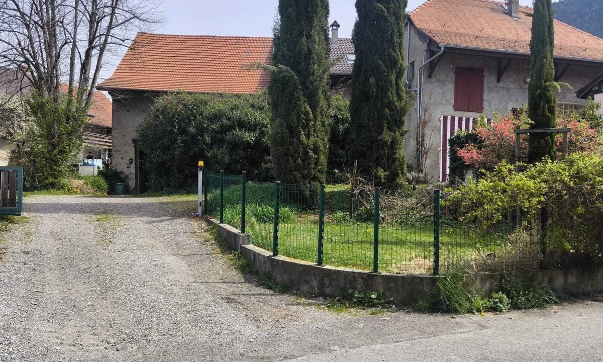 Lyaud House | Authentic village house in a field, pond and farm animals