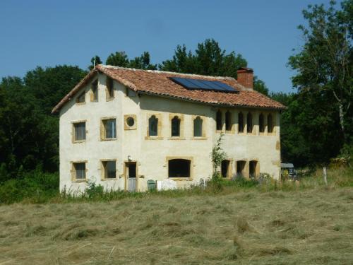 La Celle-sous-Gouzon Apartment | aux berges du verger