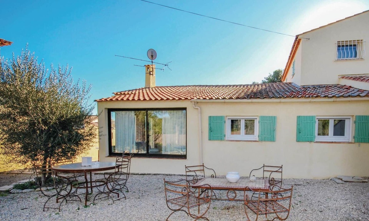 Roquebrune-sur-Argens Apartment | Awesome apartment in Roquebrune sur Argens