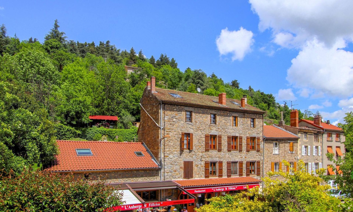 Saint-Felicien Apartment | Awesome apartment in Saint-Félicien with WiFi