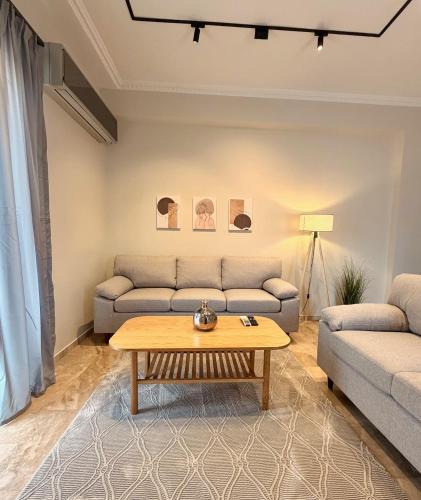 Karditsa Apartment | B2 Pausilipon Park Corner