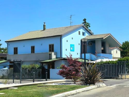 Manoppello Bed & Breakfast | B612 bed & breakfast CAMERE ROSA VOLPE AVIATORE