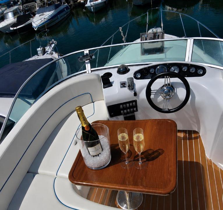 Les Termes Boat Rental | bahati blue riviera
