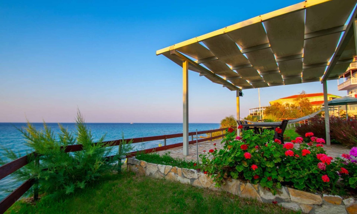 Amoudi Apartment | Baywatch 7 right on the water