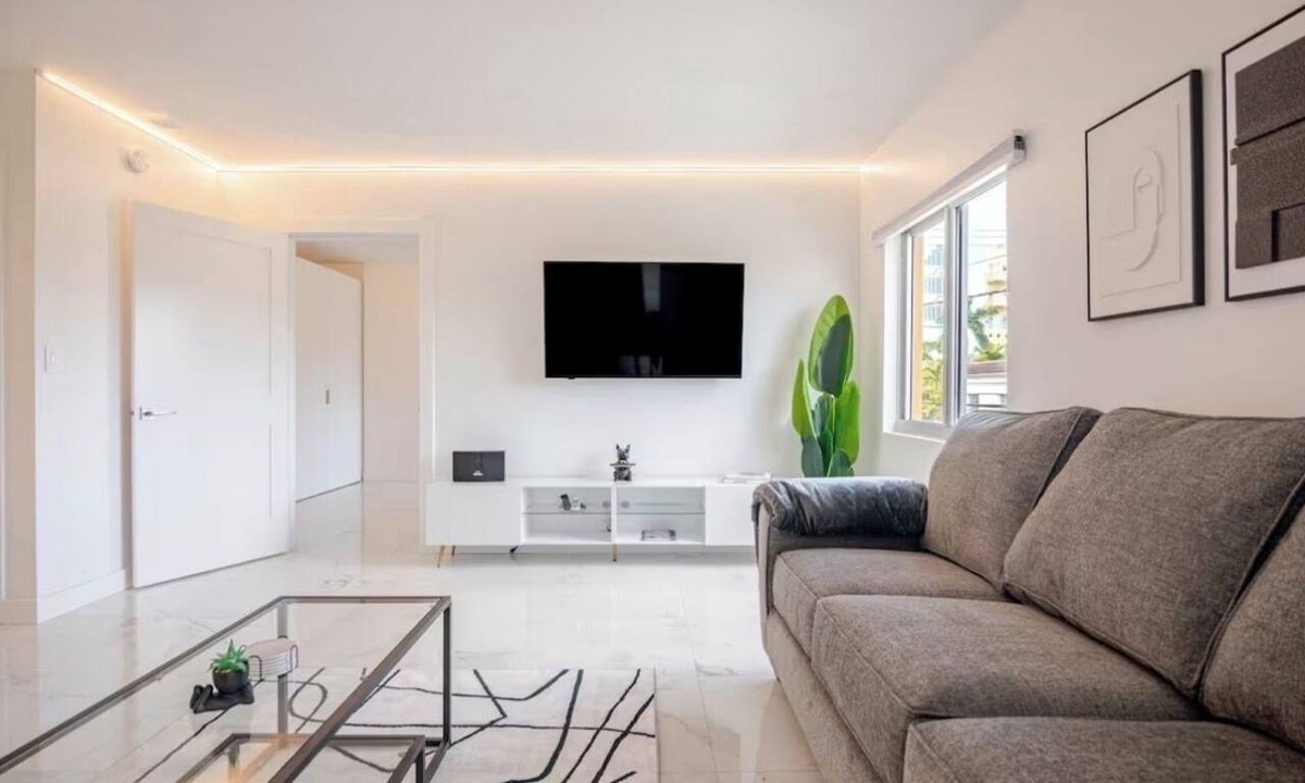 South Pointe Condo | BEACHFRONT 2 Bed 2 Bath Luxury Condo in South of Fifth Neighborhood