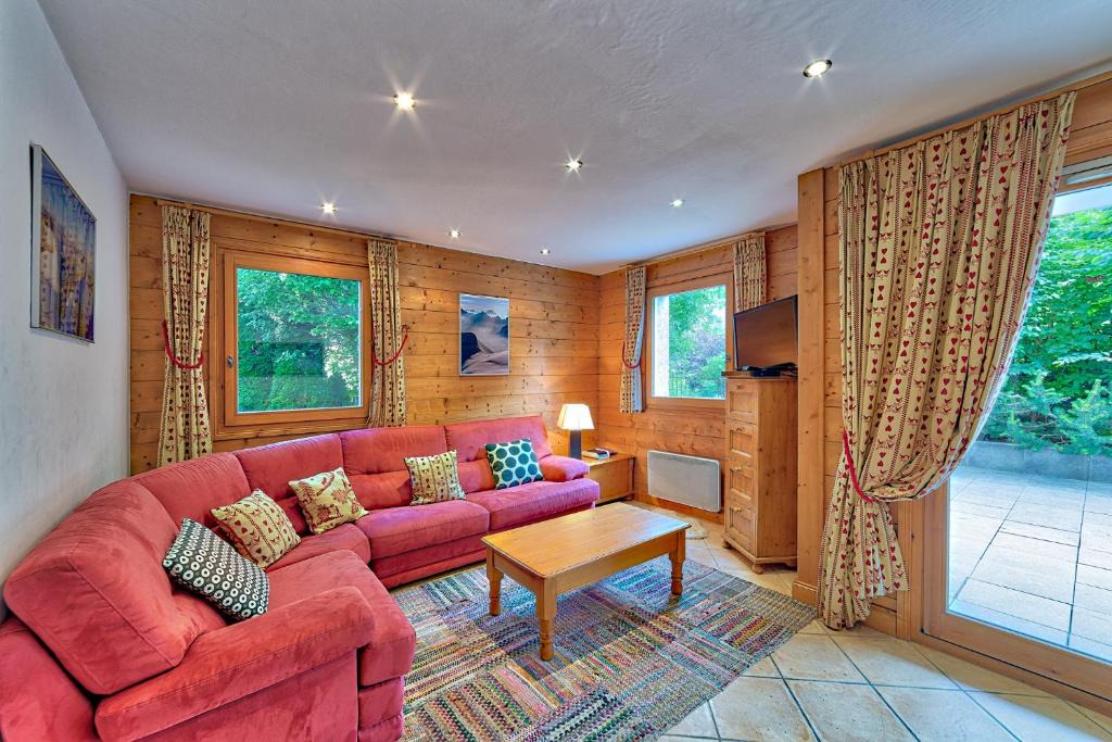 Chamonix City Centre Apartment | Beaujolais: Residence Villa Vallet