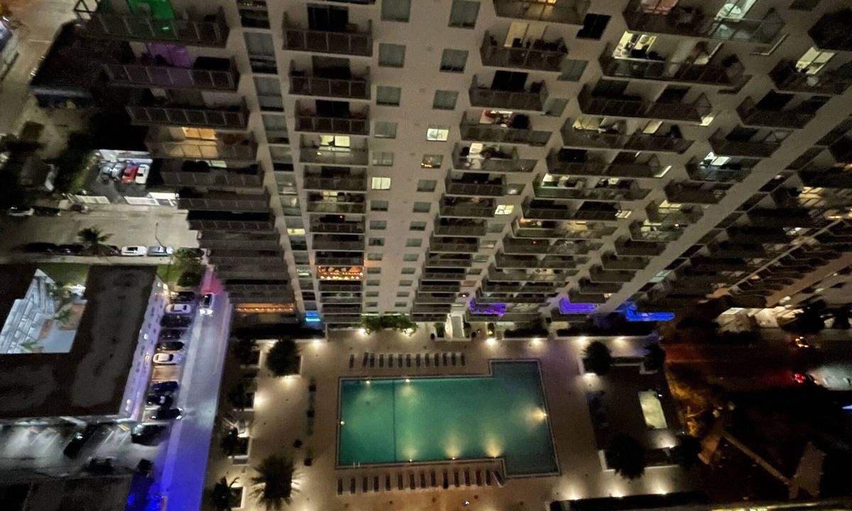 Town Square Apartment | Beautiful Apartment Centrally Located in Downtown Miami