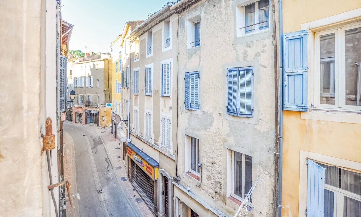 Barjols Apartment | Beautiful apartment in Barjols with WiFi
