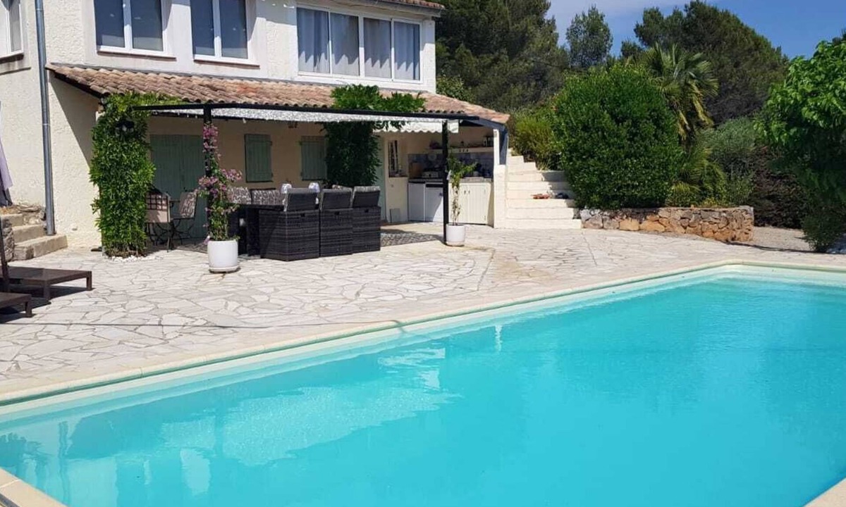 Flayosc Villa | Beautiful provençal villa with full air con and stunning views over olive groves